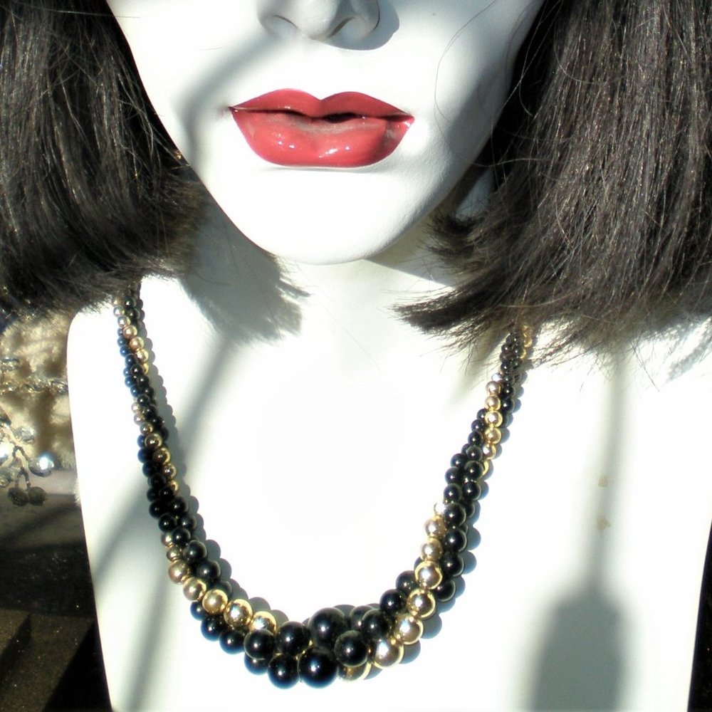 Vintage Black and Gold Beaded Necklace